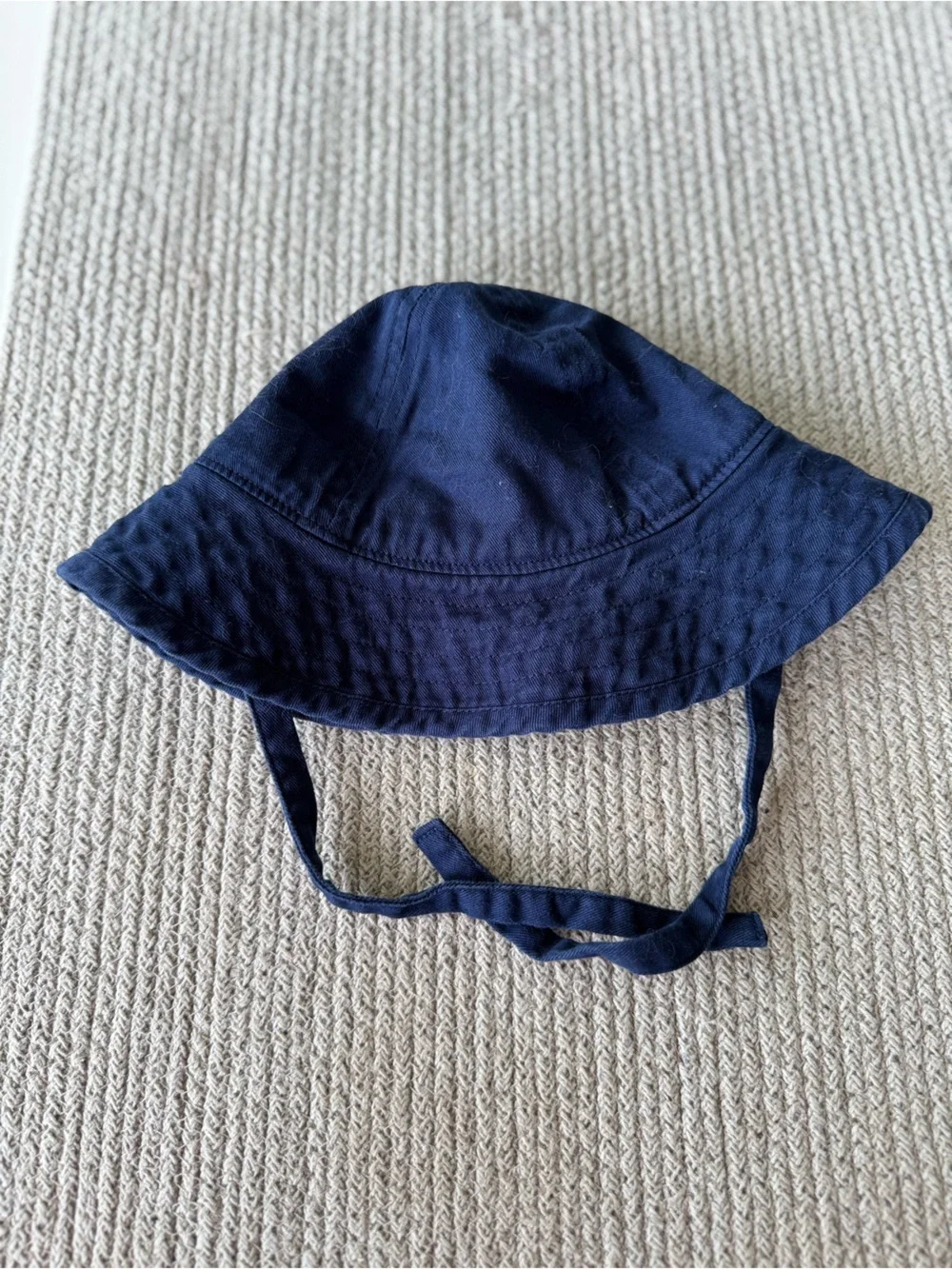 Hanna Andersson Navy Blue Baby Bucket Hat with Chin Ties Size XS 3-12 Months